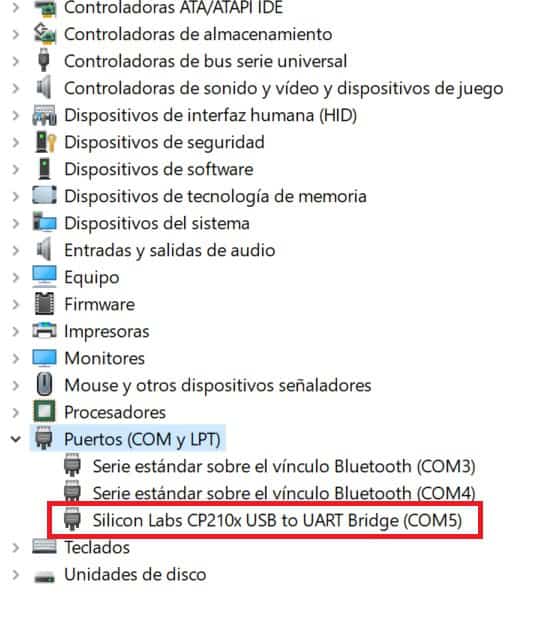 Conexión de memoria USB a equipo BAOFENG para carga rápida y eficiente.