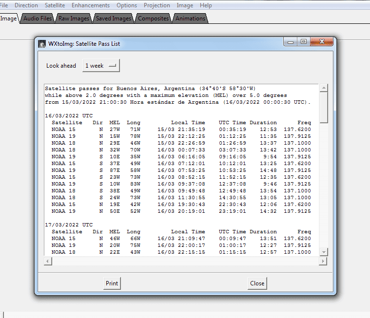 Antena y equipo de radio para satélites NOAA en Buenos Aires.